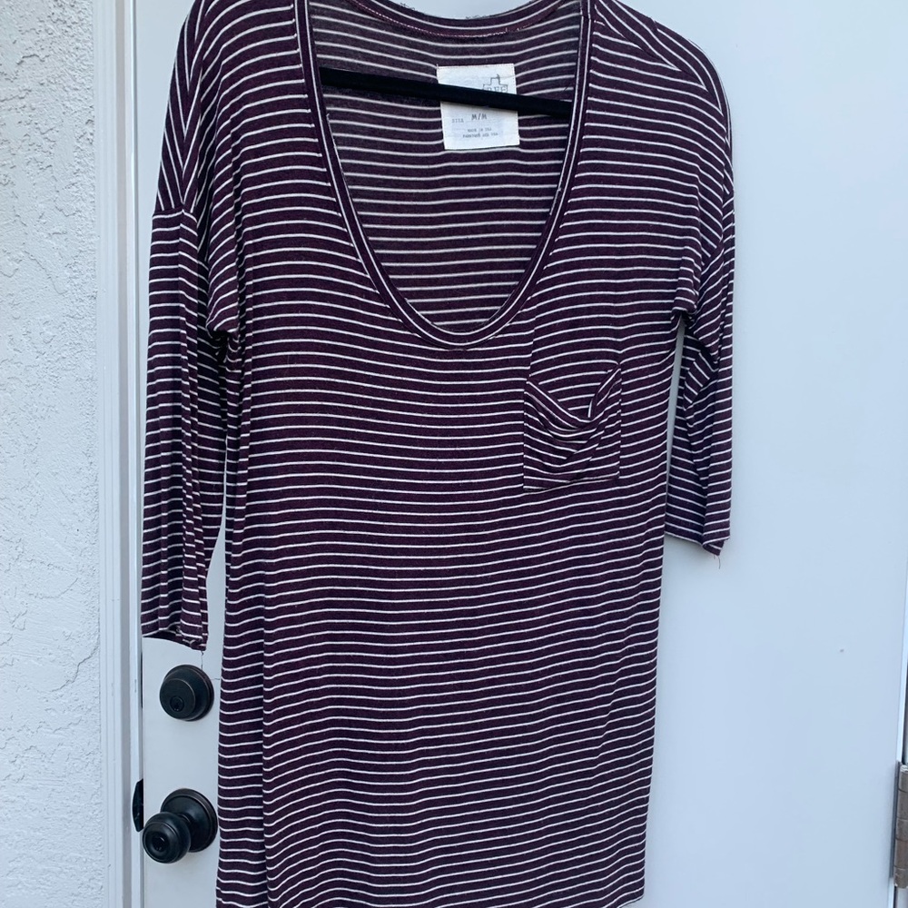Half length arm, top, stripped, front pocket